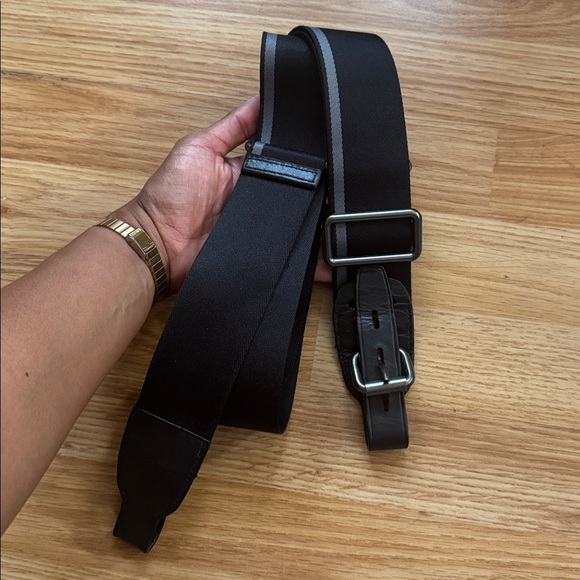 Hugo Boss Purse Strap ✨ - Picture 6 of 6